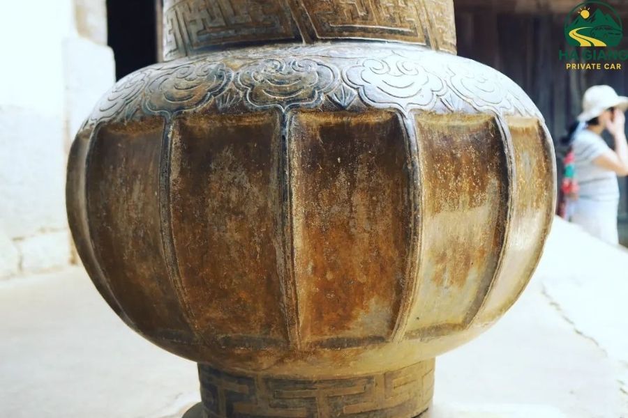 Vuong Family Palace - Ha Giang Private Car