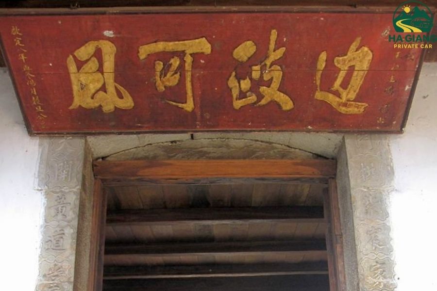 Vuong Family Palace - Ha Giang Private Car