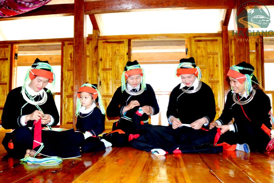 Ethnic Minorities in Ha Giang - Ha Giang Private Car