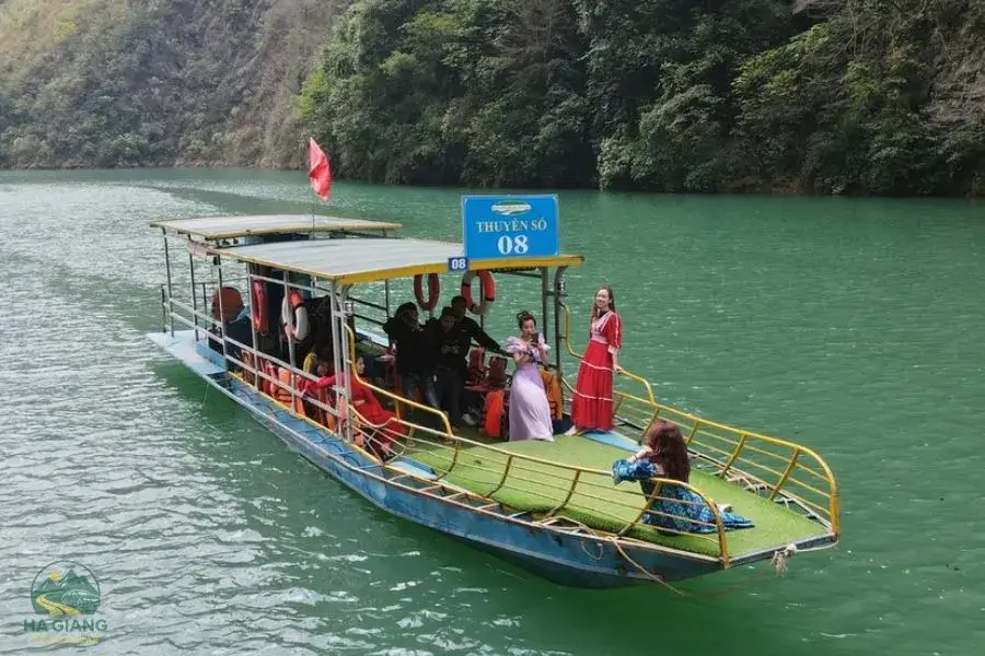 Nho Que River boat trip