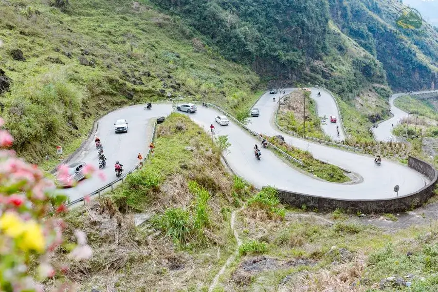 Tham Ma Slope with curves and steep slopes, one of the most dangerous routes in Ha Giang